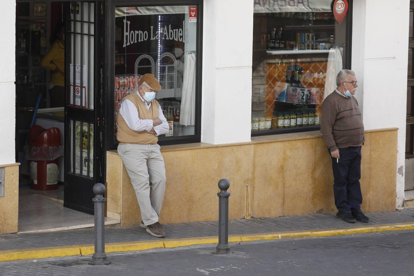 En imágenes, Almodóvar del Río recupera la movilidad pero ajusta la hostelería