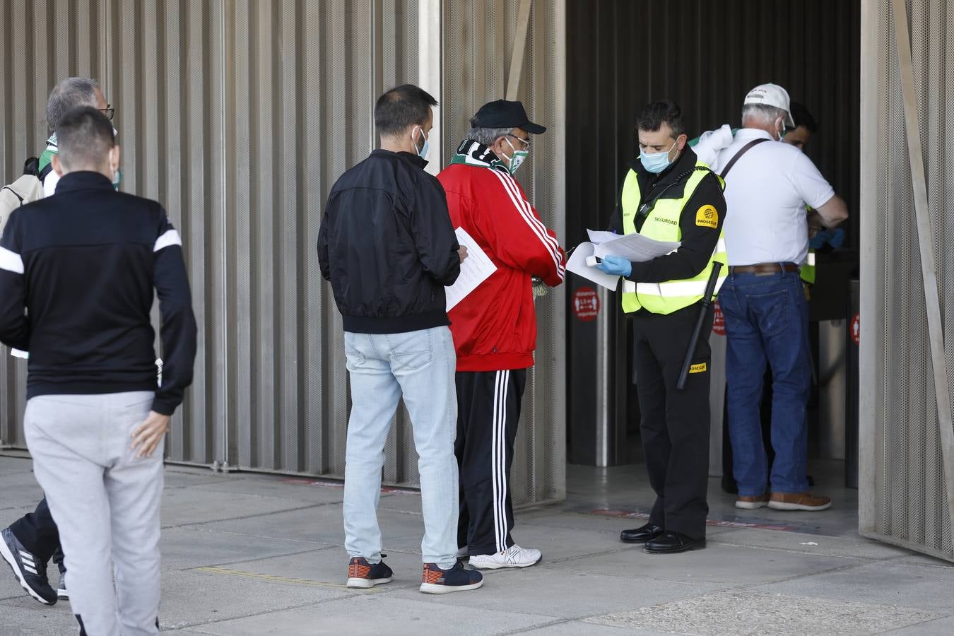 El ambiente con 800 espectadores del Córdoba CF en El Arcángel, en imágenes