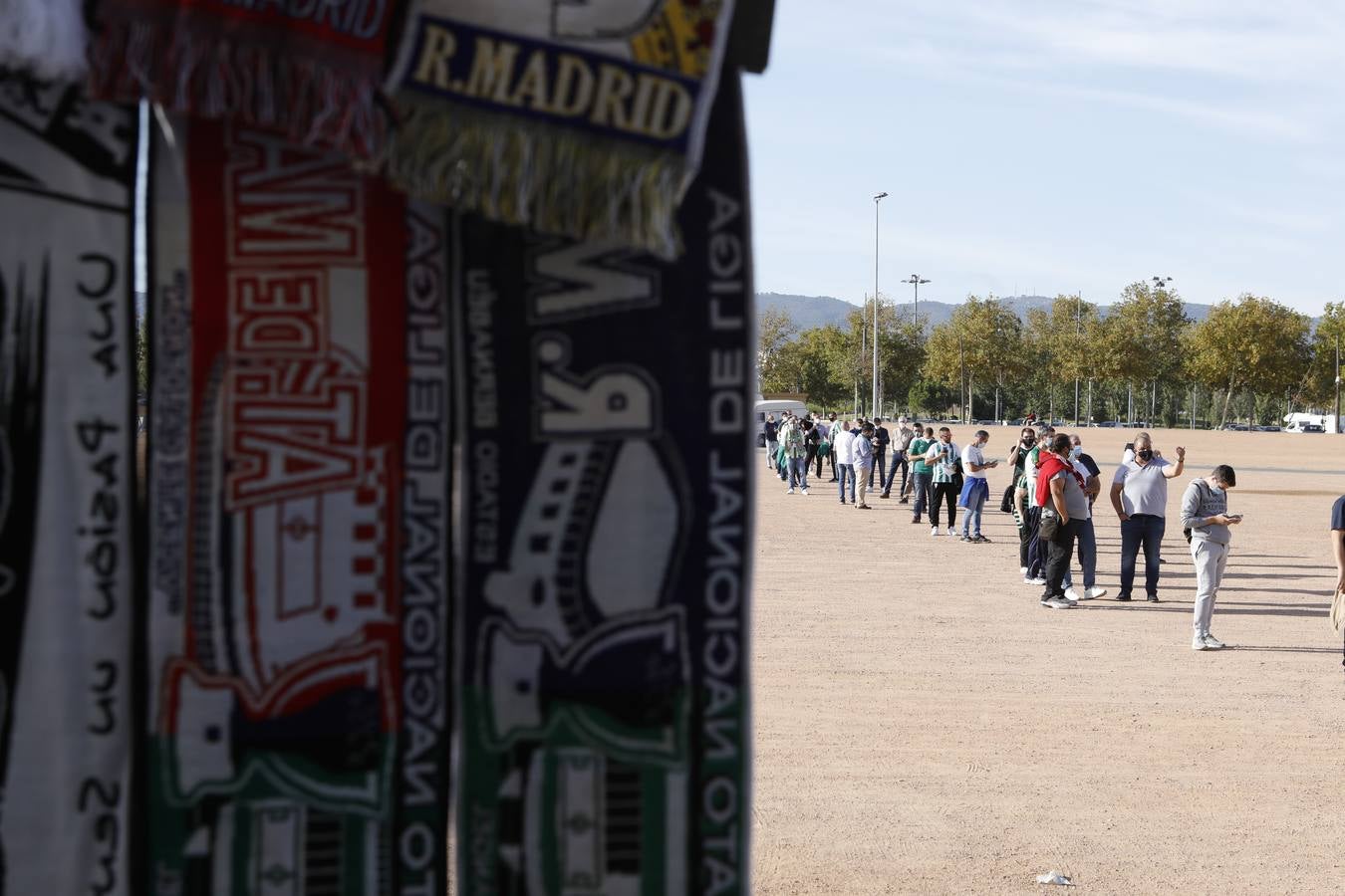 El ambiente con 800 espectadores del Córdoba CF en El Arcángel, en imágenes