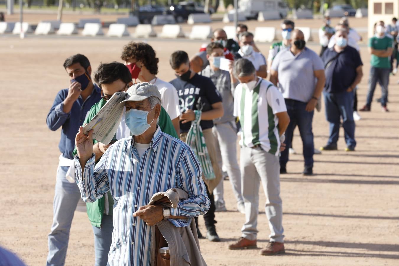 El ambiente con 800 espectadores del Córdoba CF en El Arcángel, en imágenes