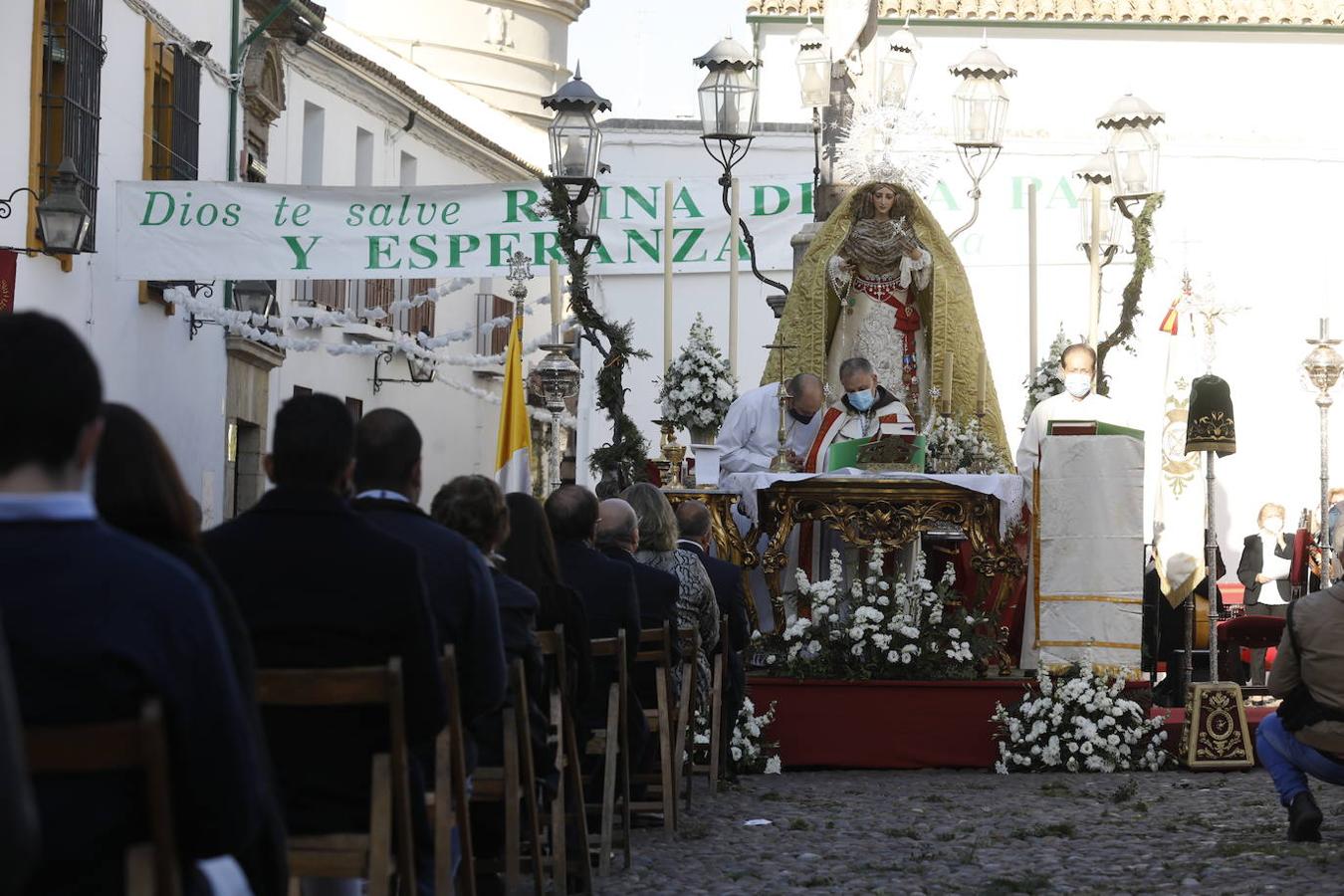 El rosario de la Virgen de la Paz y Esperanza de Córdoba, en imágenes