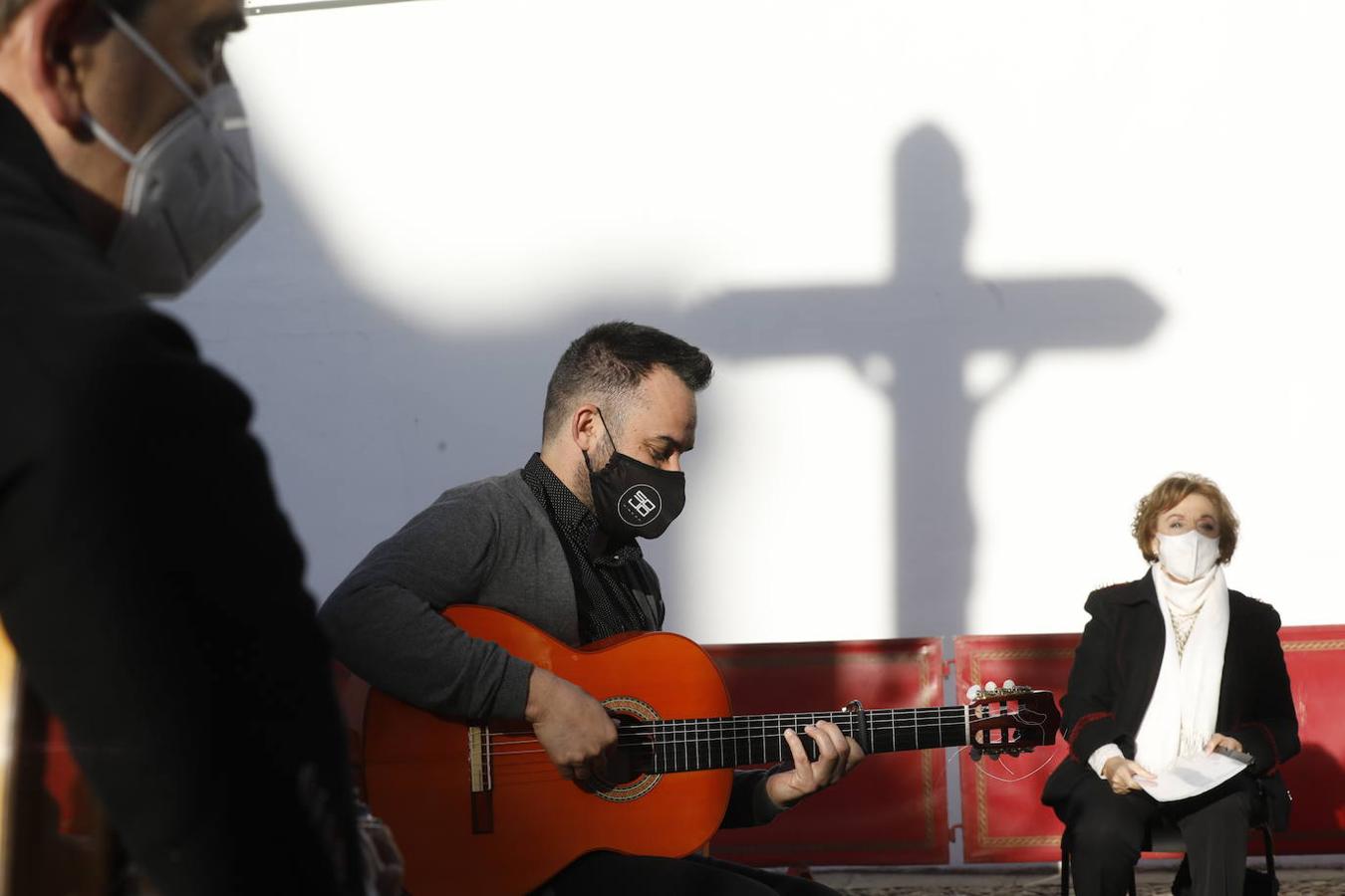 El rosario de la Virgen de la Paz y Esperanza de Córdoba, en imágenes