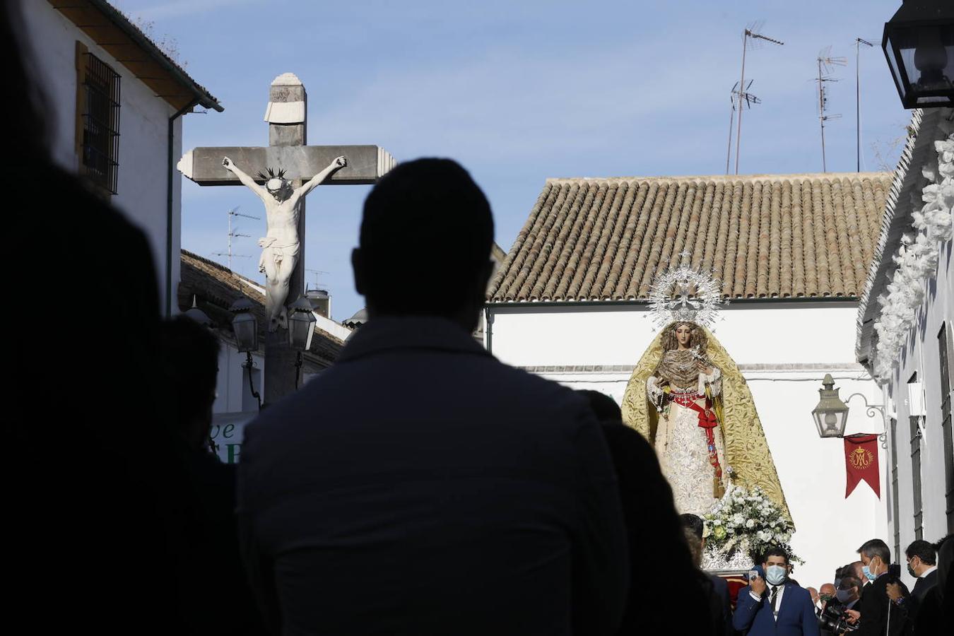 El rosario de la Virgen de la Paz y Esperanza de Córdoba, en imágenes