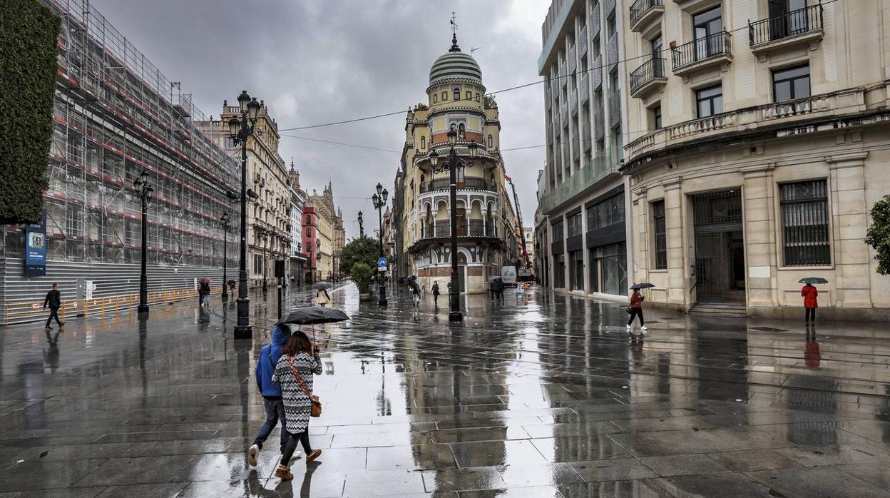 En imágenes, jueves lluvioso en Sevilla