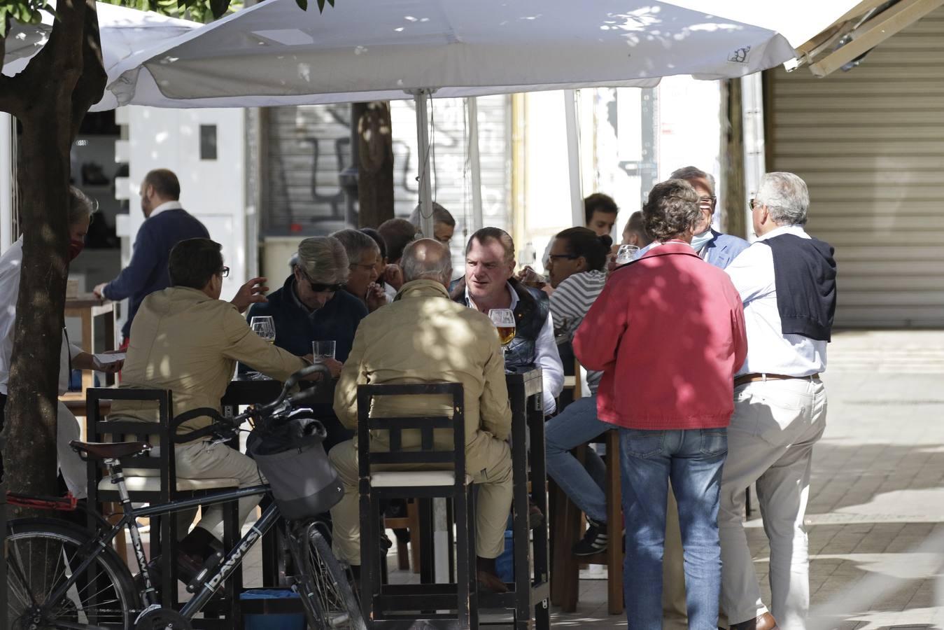 Ambiente en los bares de Sevilla, antes de la puesta en marcha de las nuevas restricciones