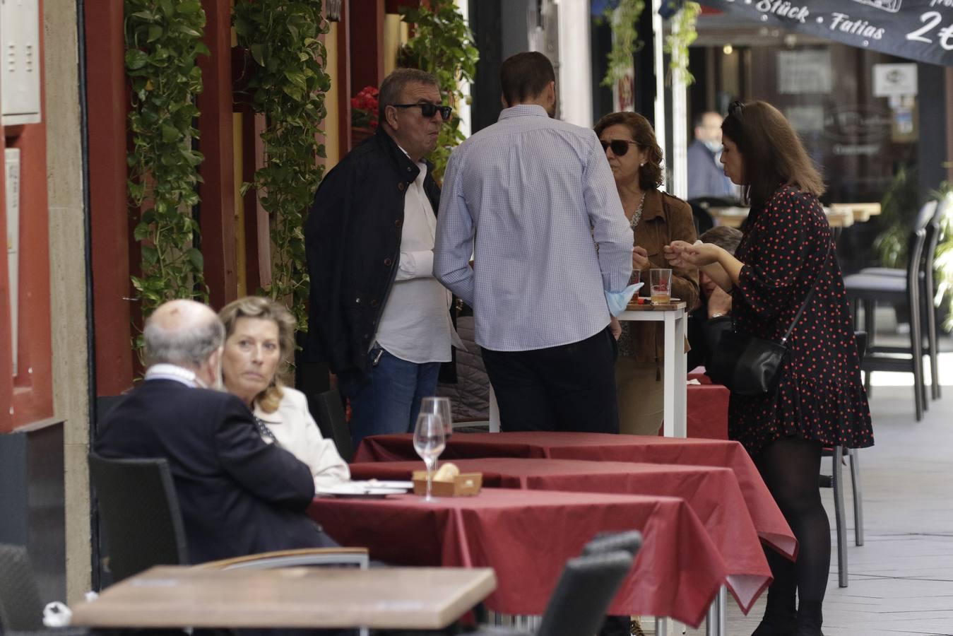 Ambiente en los bares de Sevilla, antes de la puesta en marcha de las nuevas restricciones