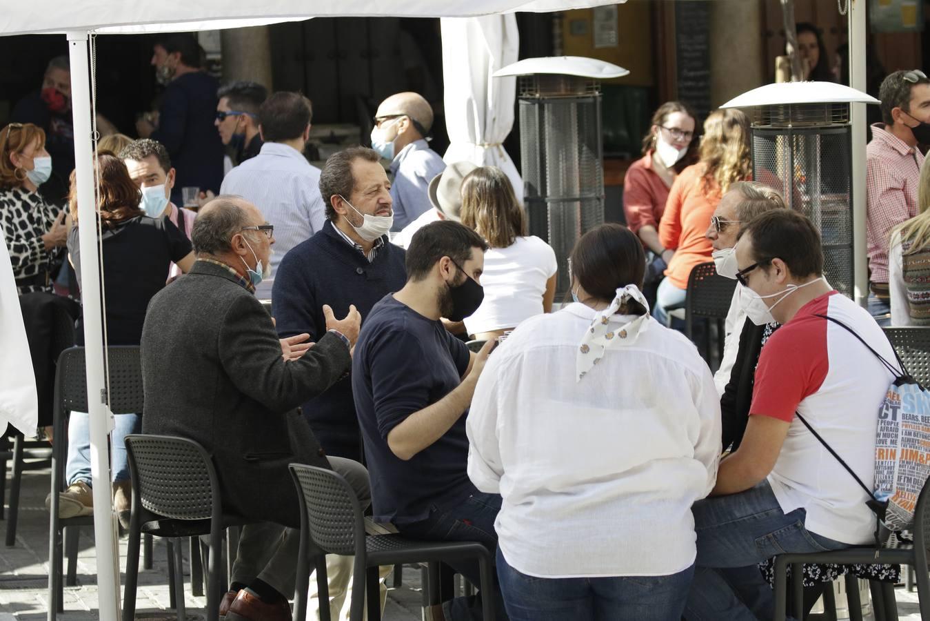 Ambiente en los bares de Sevilla, antes de la puesta en marcha de las nuevas restricciones