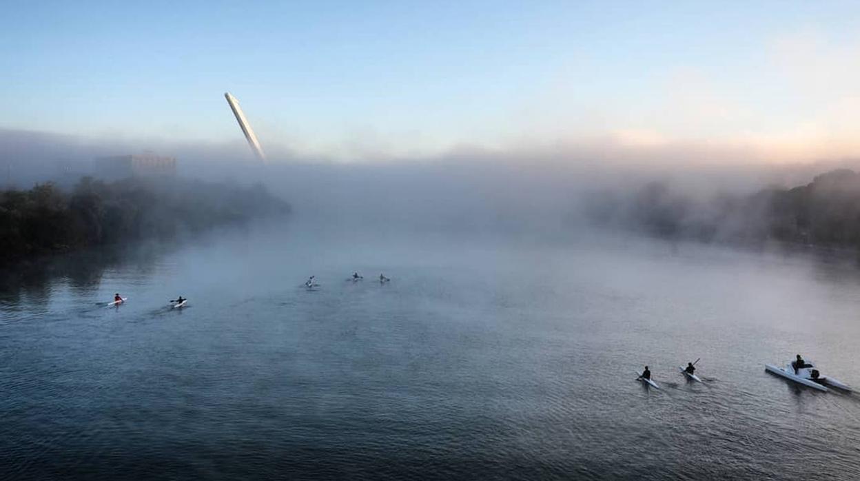 Viernes de niebla en Sevilla