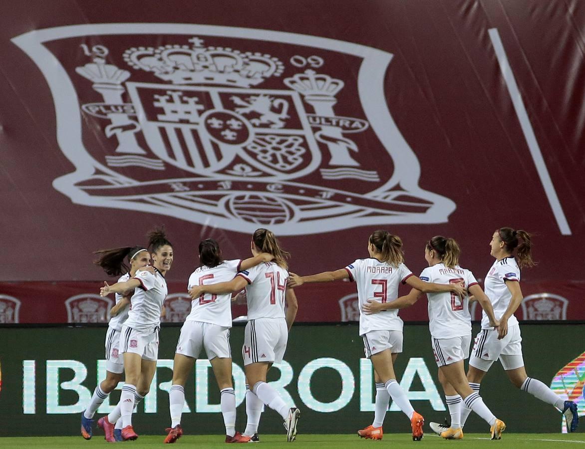 Las mejores imágenes del partido entre las selecciones femeninas de España y República Checa