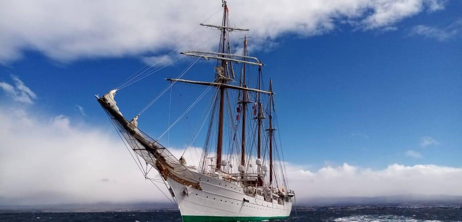 En imágenes: Así ha sido el cruce del Estrecho de Magallanes del buque escuela Juan Sebastián de Elcano