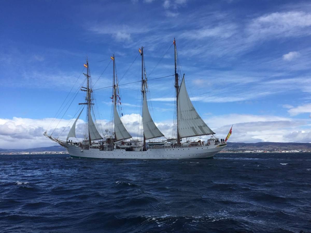 En imágenes: Así ha sido el cruce del Estrecho de Magallanes del buque escuela Juan Sebastián de Elcano