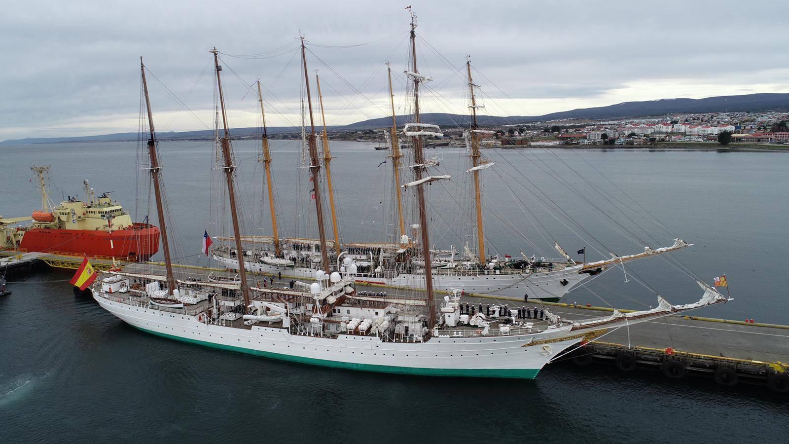 En imágenes: Así ha sido el cruce del Estrecho de Magallanes del buque escuela Juan Sebastián de Elcano