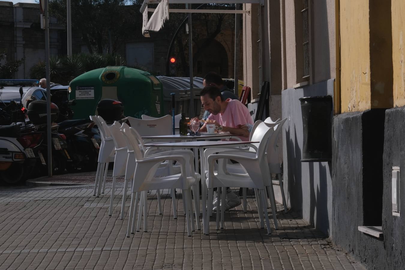 FOTOS: La mascarilla ya es obligatoria para el deporte y en la hostelería