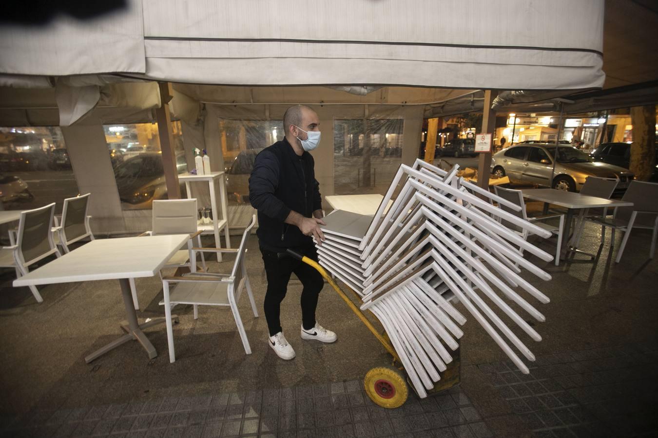 Toque de queda | El cierre adelantado de los bares en Córdoba en imágenes