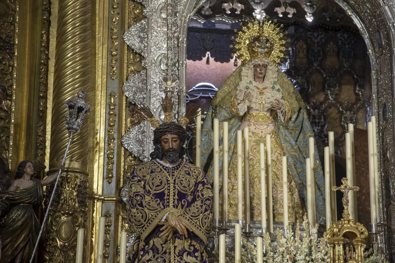 El altar de la función principal de instituto de la Macarena