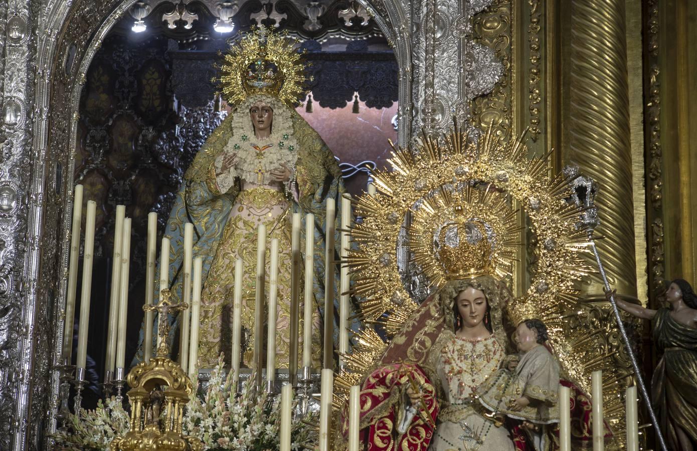 El altar de la función principal de instituto de la Macarena