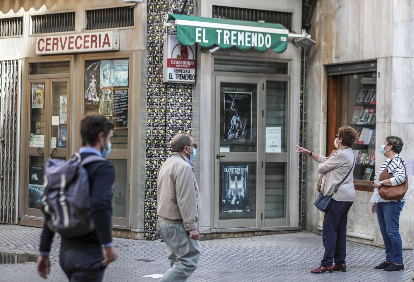 Así viven las nuevas restricciones los bares tradicionales de Sevilla