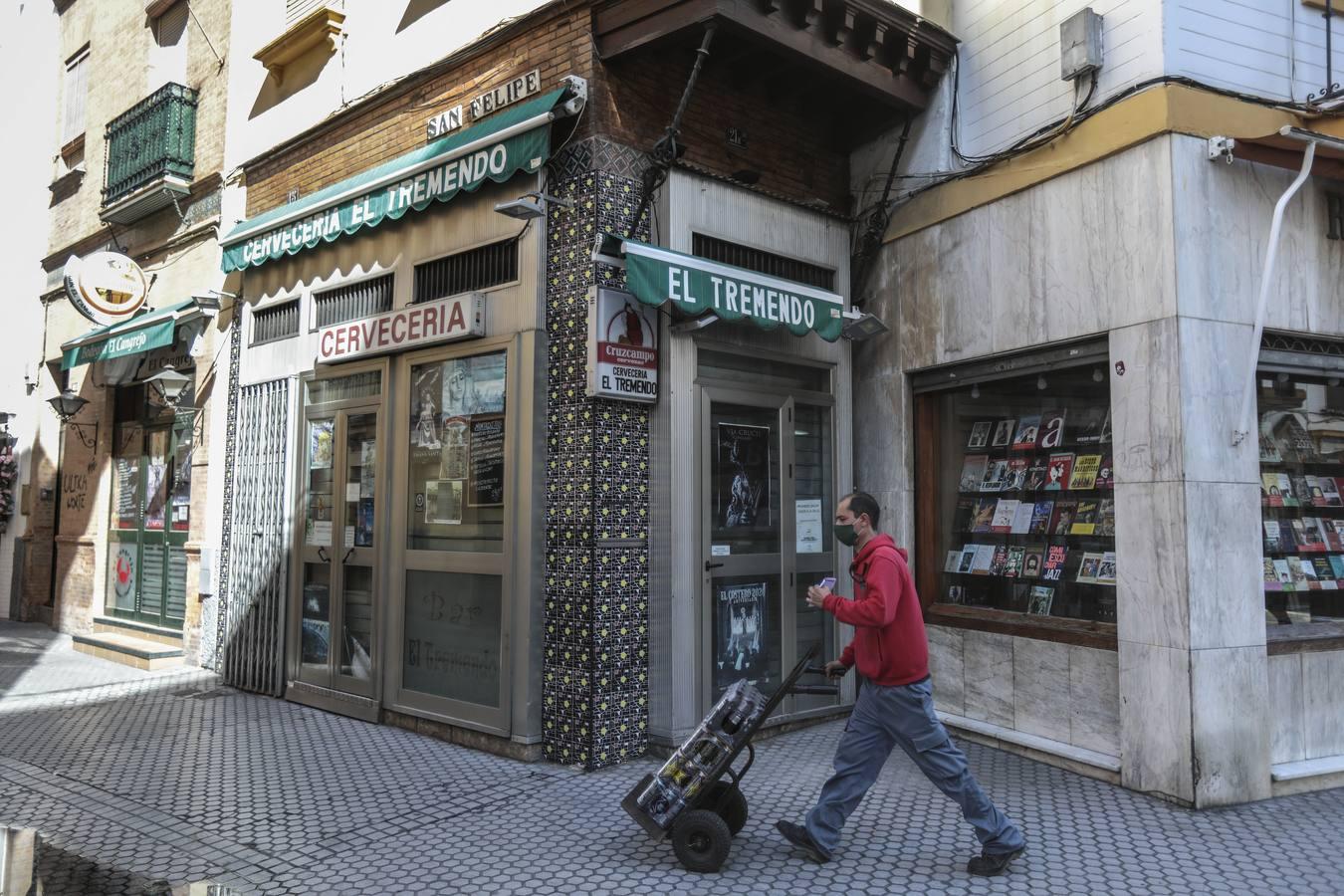 Así viven las nuevas restricciones los bares tradicionales de Sevilla