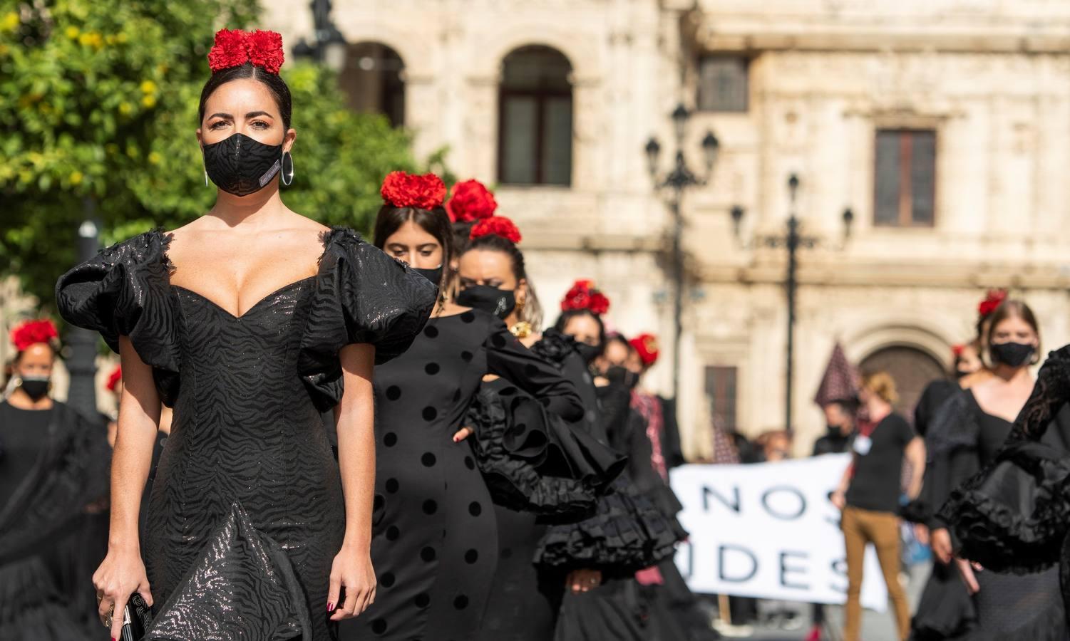 En fotos: La moda flamenca, un sector en luto por el Covid-19