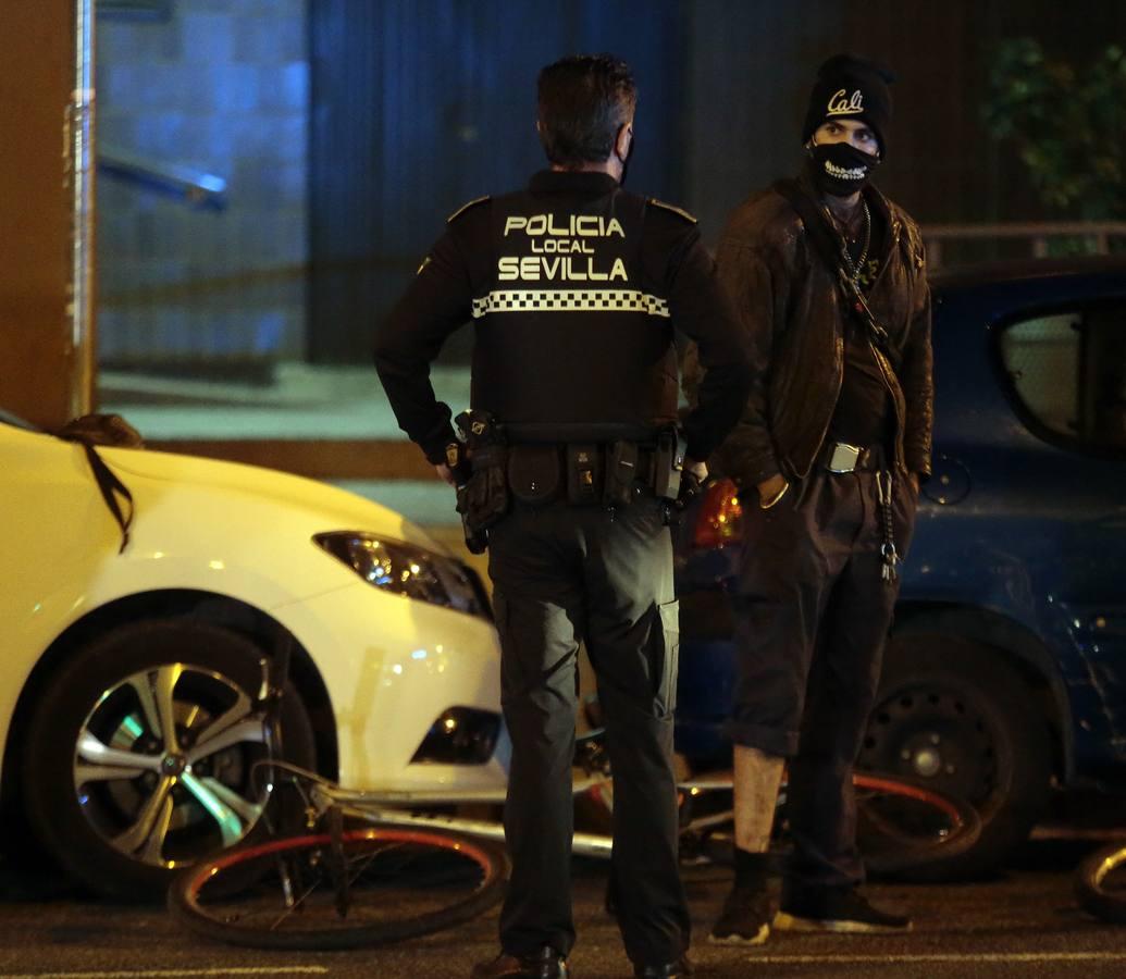 En fotos, despliegue policial en Sevilla para vigilar el toque de queda y evitar algaradas