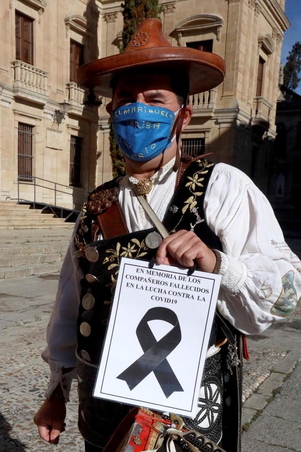 El Mariquelo vuelve al cielo de Salamanca para honrar a las víctimas del coronavirus