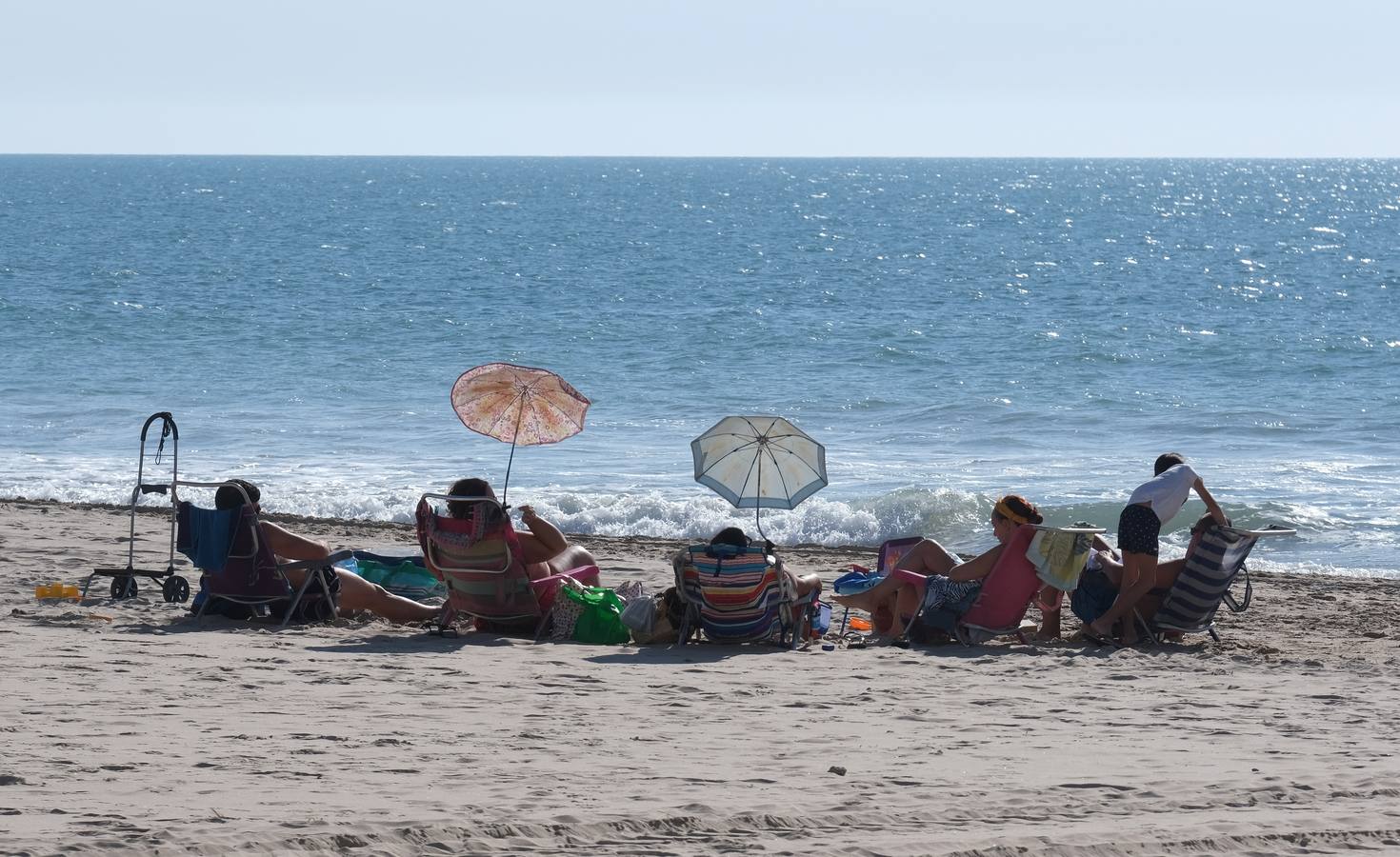 FOTOS: La Bahía de Cádiz sale a la calle y disfruta de su «semi-libertad»