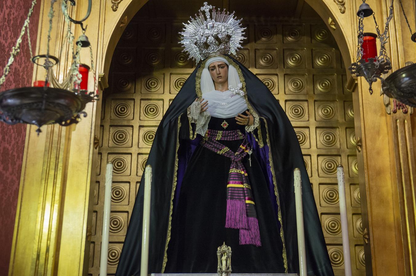 La Virgen, de luto, para el mes de noviembre