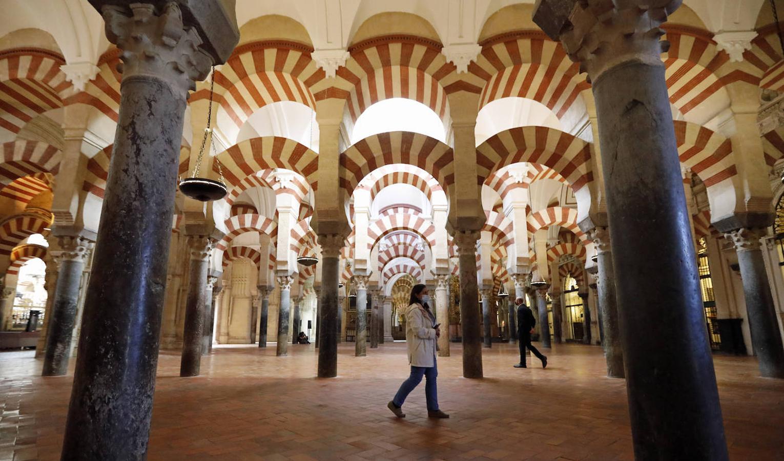 El poco ambiente de Córdoba en el puente de Todos los Santos, en imágenes