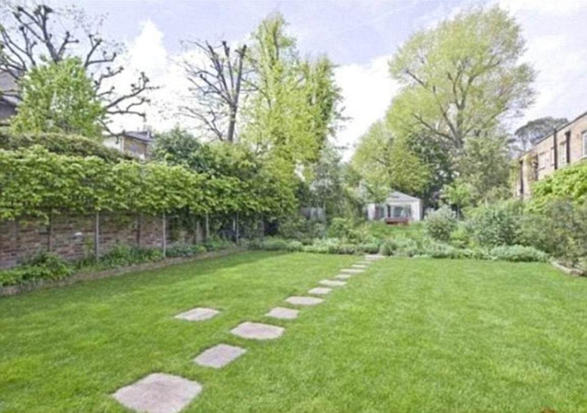 Londres - Las mansiones de Lewis Hamilton. La casa situada en West London perteneció anteriormente a Christopher Bailey, director ejecutivo de Burberry y su director creativo hasta 2014.