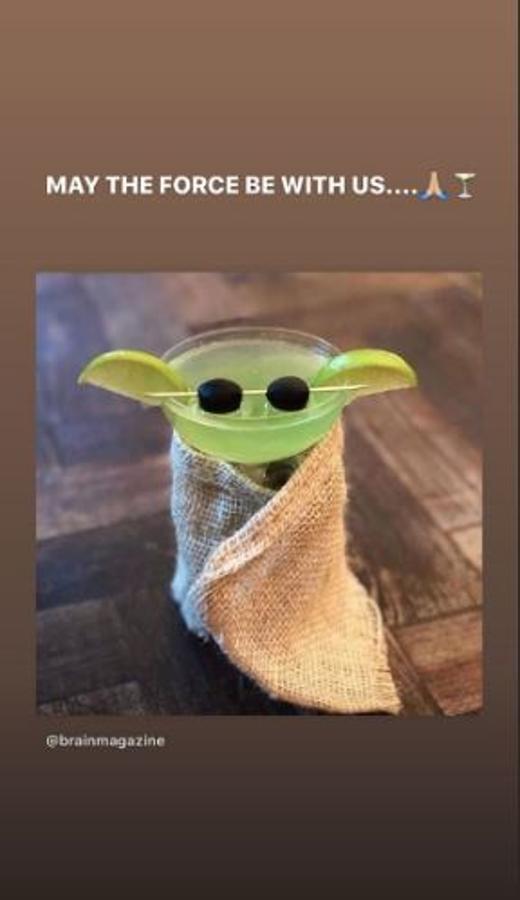 Jennifer Aniston ha decidido tomarse con humor la jornada electoral. «Que la fuerza nos acompañe», ha escrito en un story de Instagram.. 