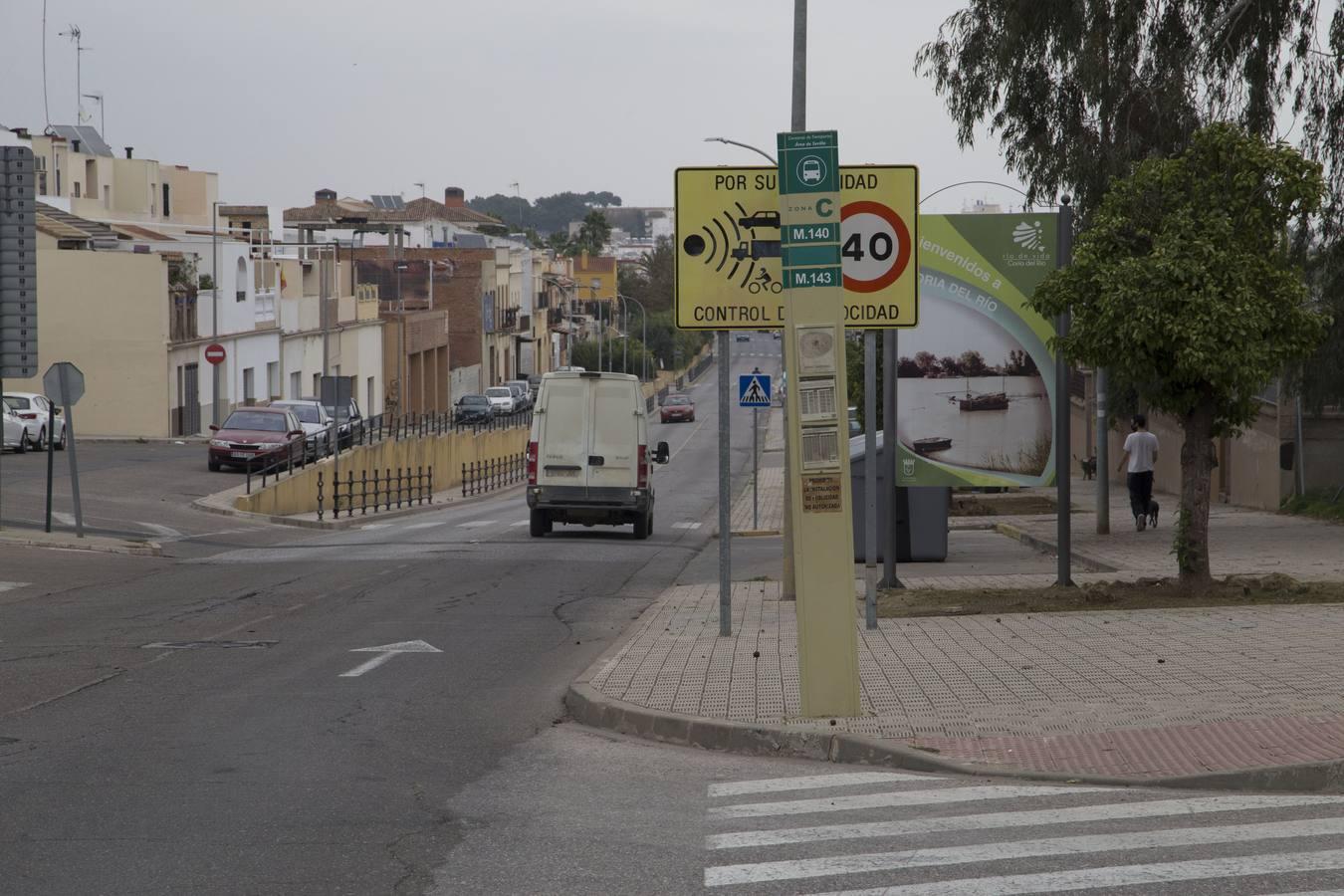 En imágenes, pueblos de Sevilla separados por una calle