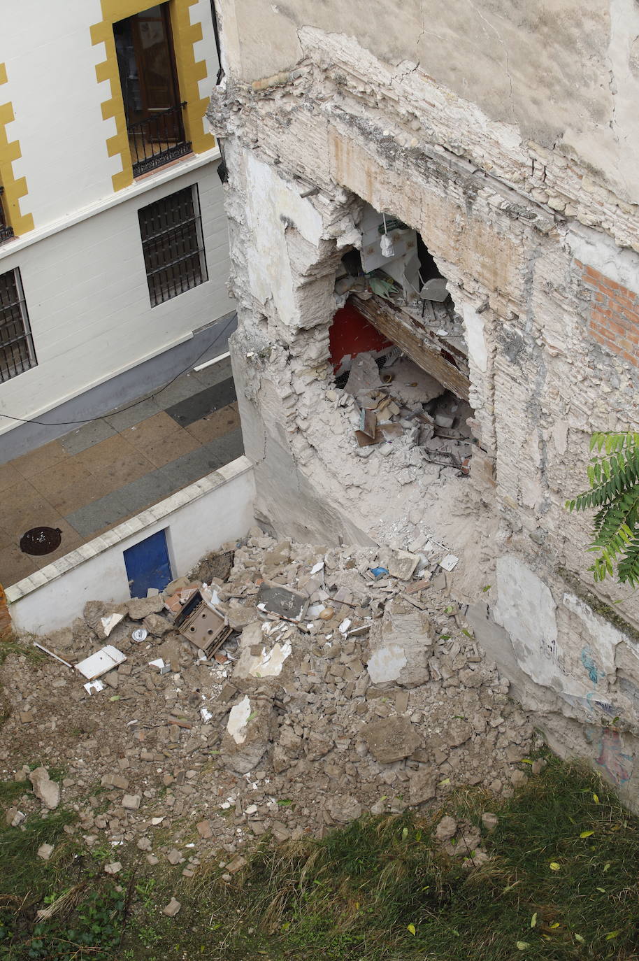 El edificio de María Cristina donde se cayó un muro, en imágenes