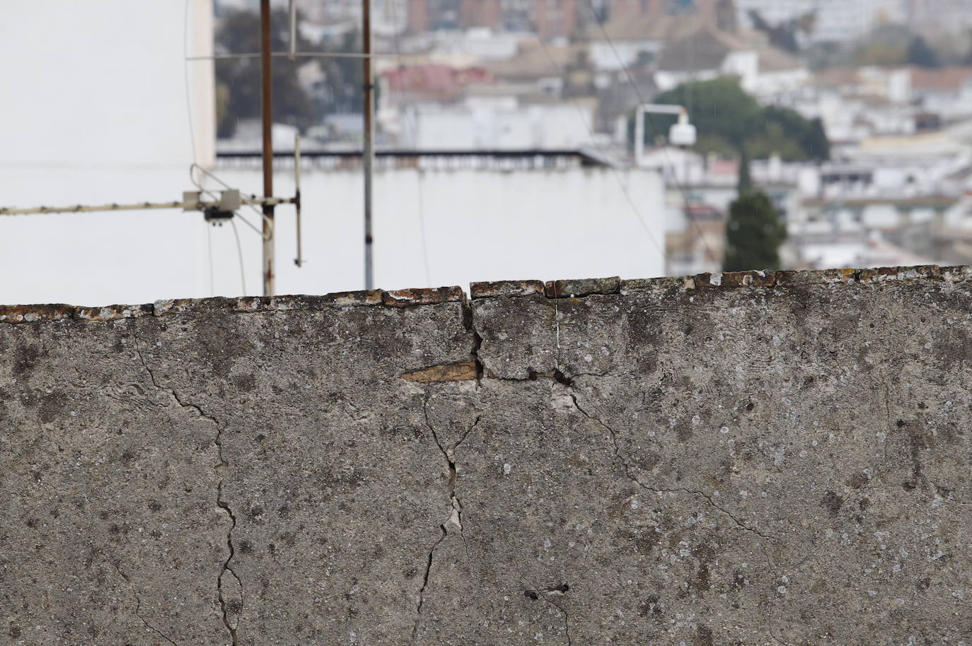 El edificio de María Cristina donde se cayó un muro, en imágenes