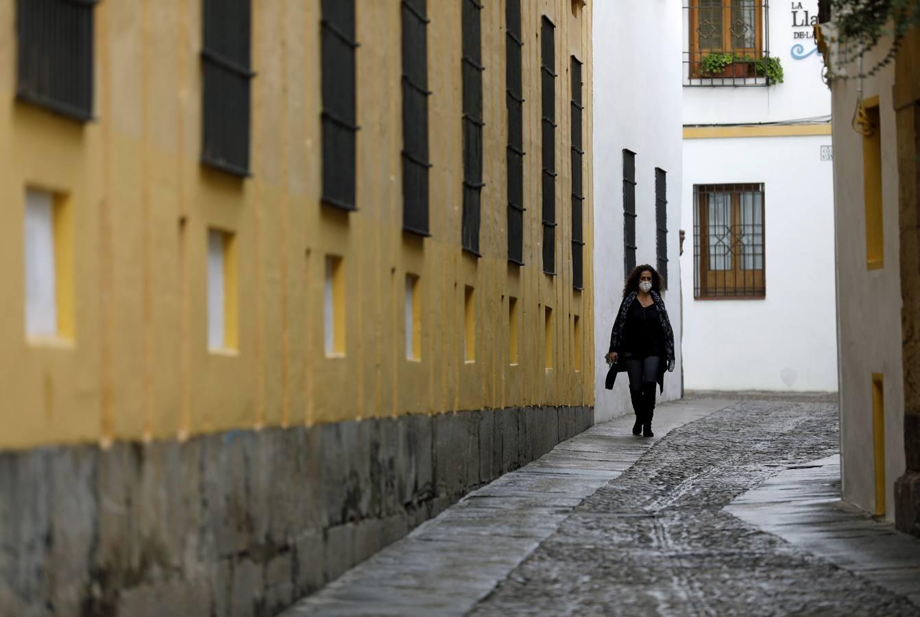 Córdoba desértica a última hora de la tarde, en imágenes