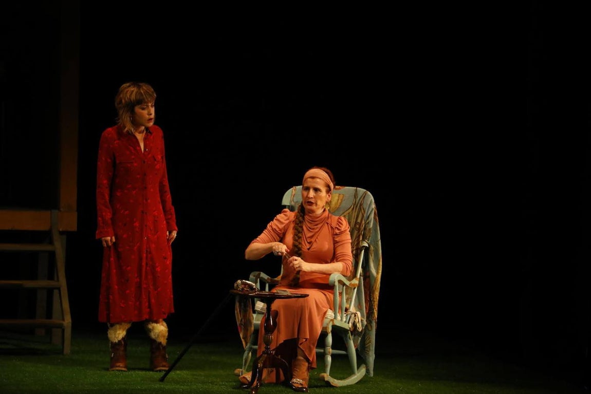 En imágenes, «La pasión de Yerma» en el Gran Teatro de Córdoba