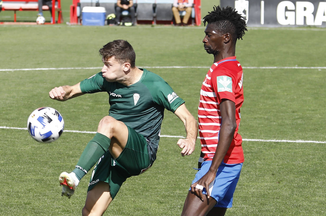 El Recreativo Granada-Córdoba CF, en imágenes