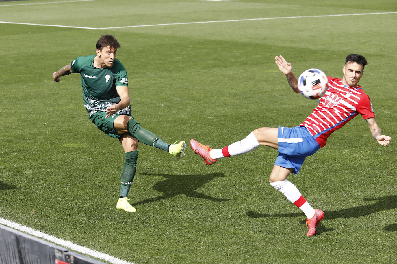 El Recreativo Granada-Córdoba CF, en imágenes