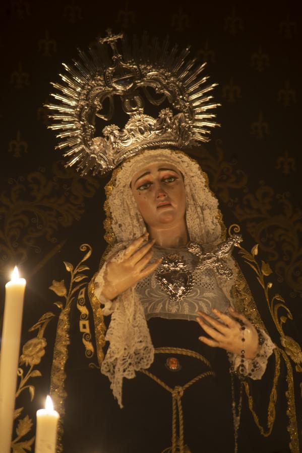 La Virgen de la Victoria de las Cigarreras, a la luz de las velas