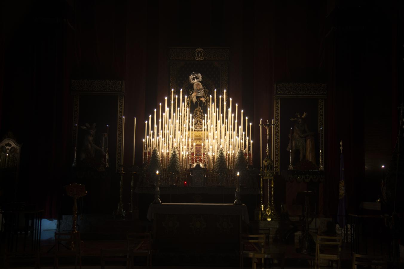 La Virgen de la Victoria de las Cigarreras, a la luz de las velas