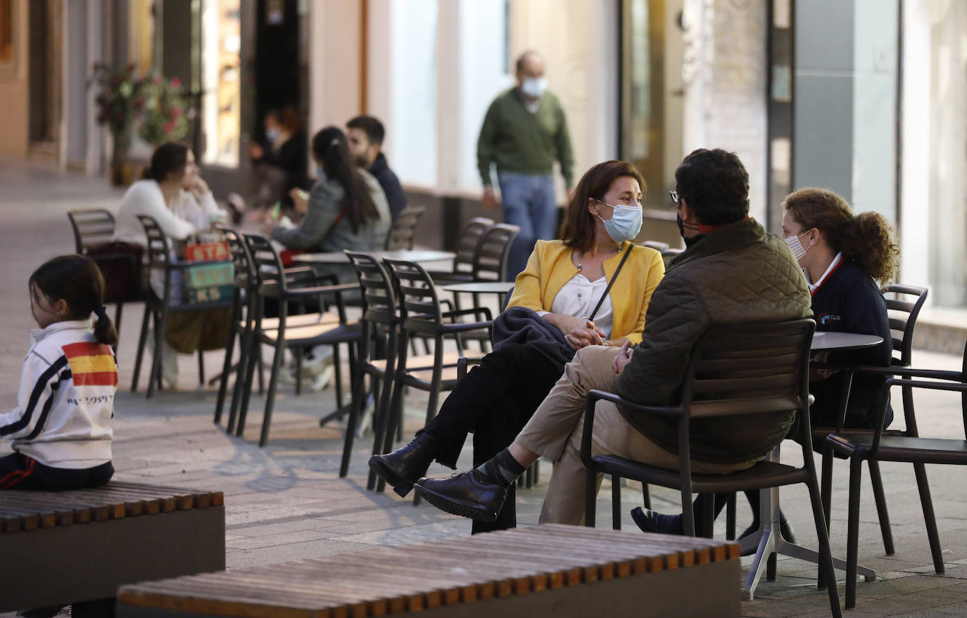 Las nuevas restricciones de la Junta de Andalucía en Córdoba capital, en imágenes