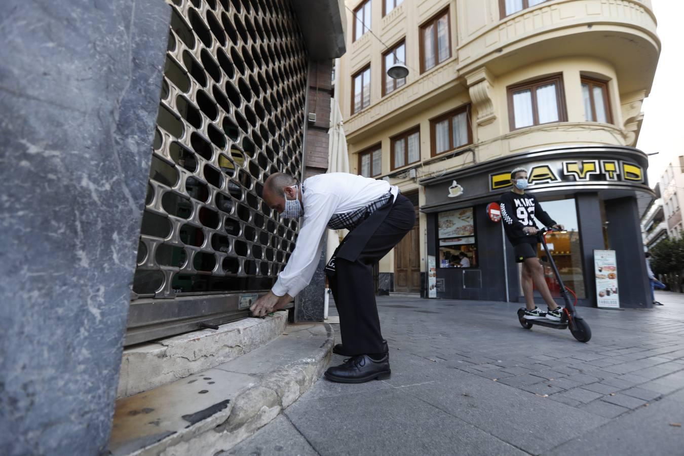 Primer día del cierre de los negocios de Córdoba, en imágenes