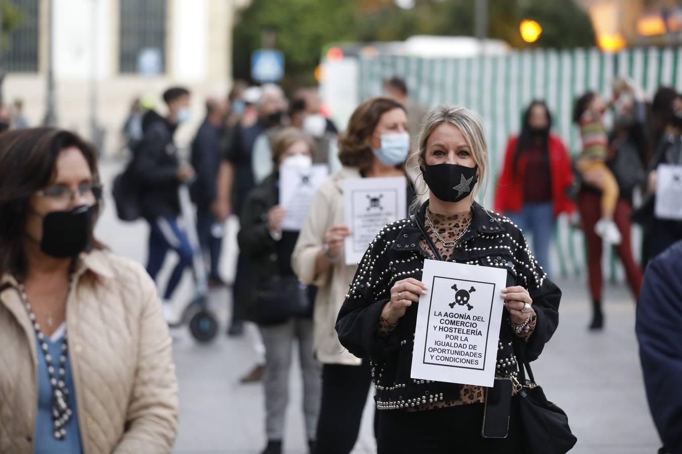 Primer día del cierre de los negocios de Córdoba, en imágenes