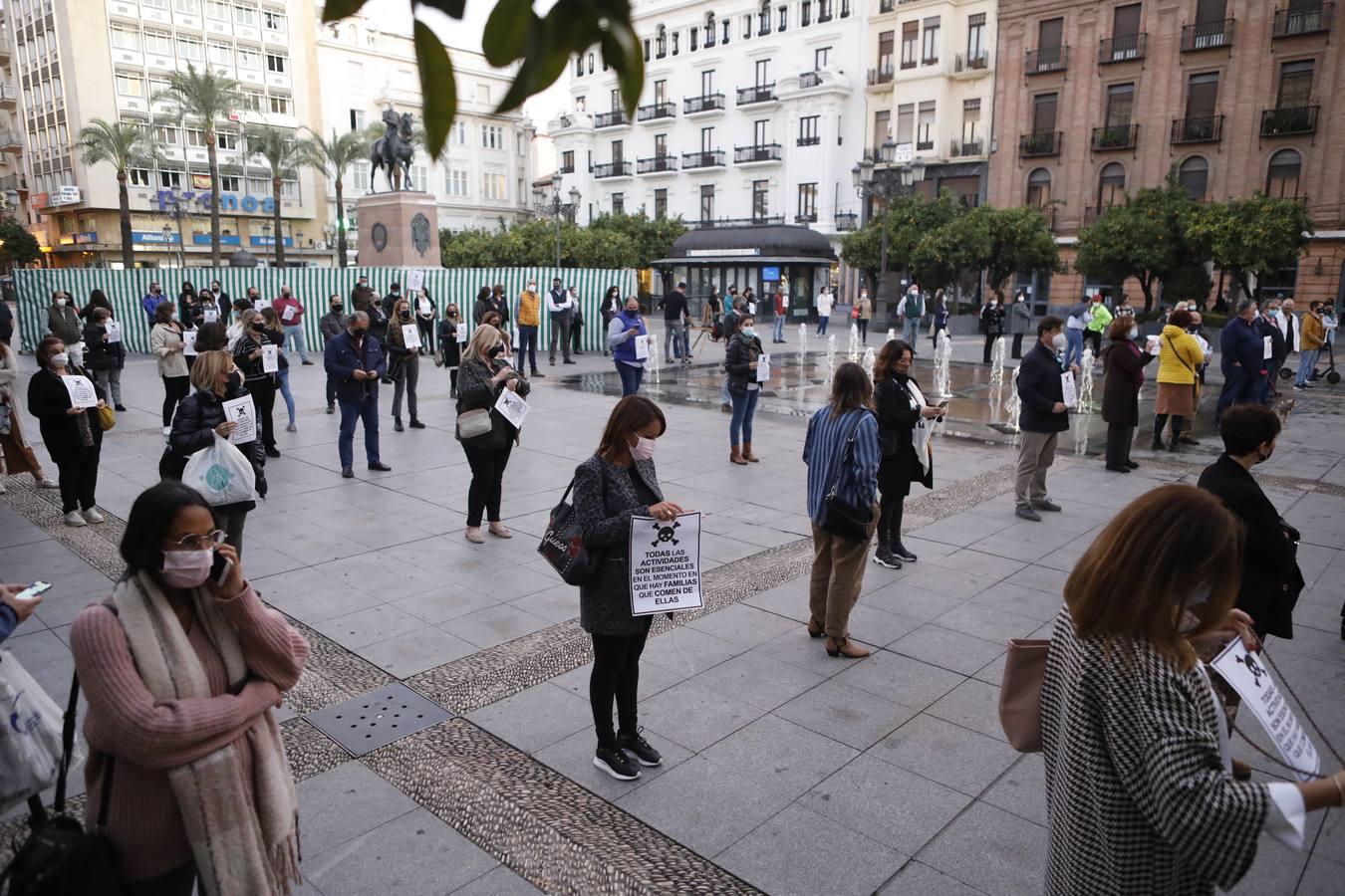 Primer día del cierre de los negocios de Córdoba, en imágenes