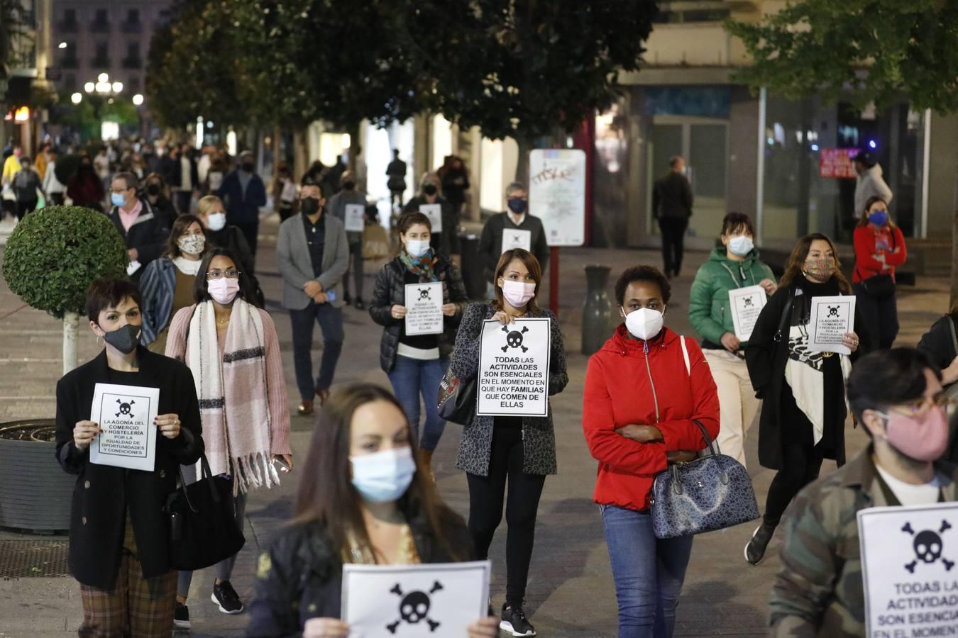 Primer día del cierre de los negocios de Córdoba, en imágenes