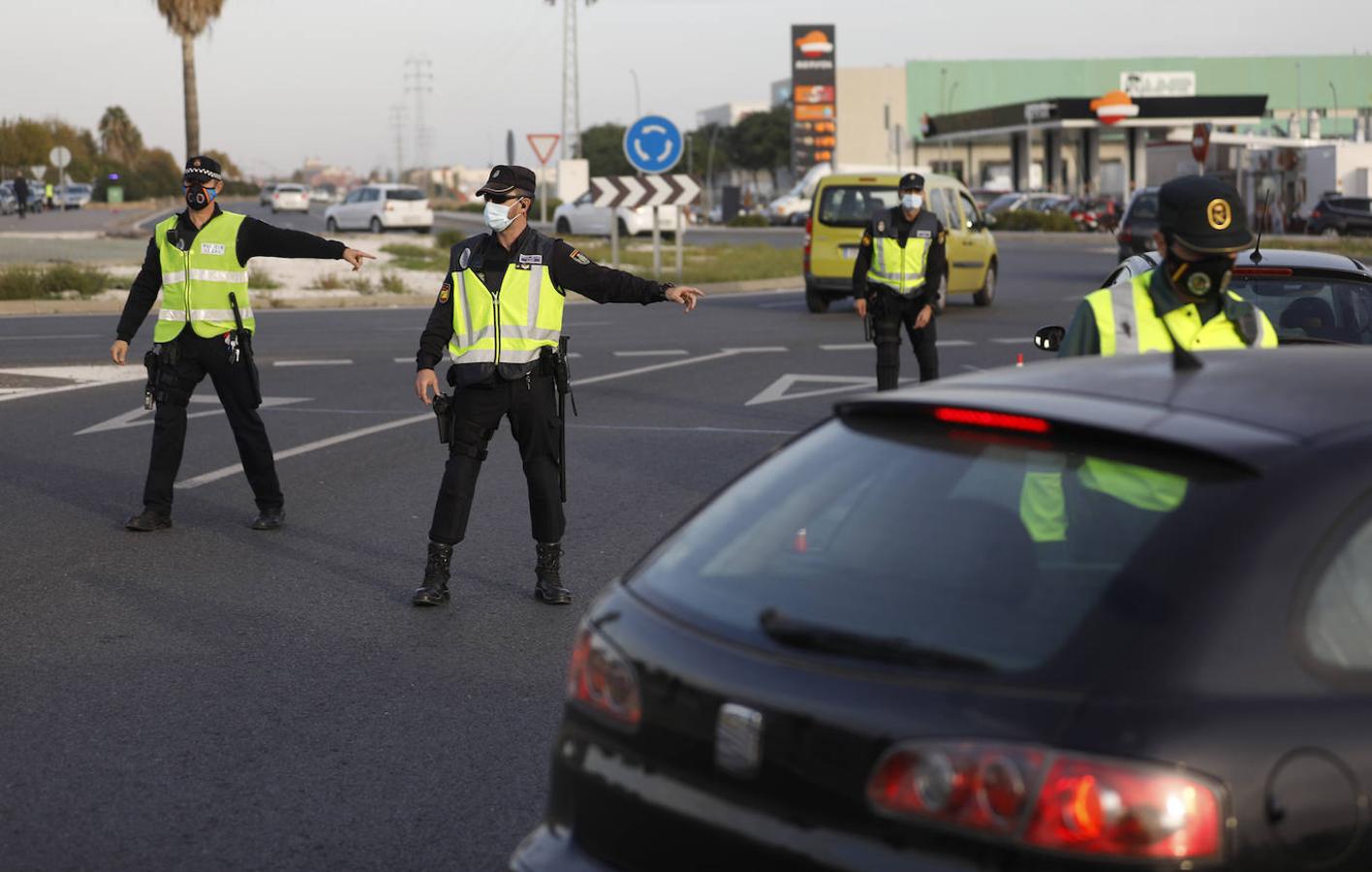 Los controles policiales en Córdoba por el confinamiento, en imágenes