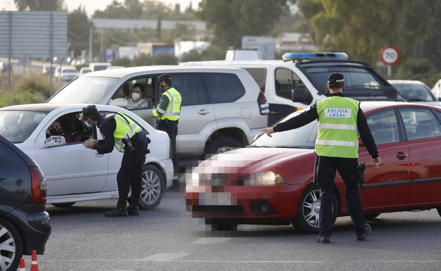 Los controles policiales en Córdoba por el confinamiento, en imágenes