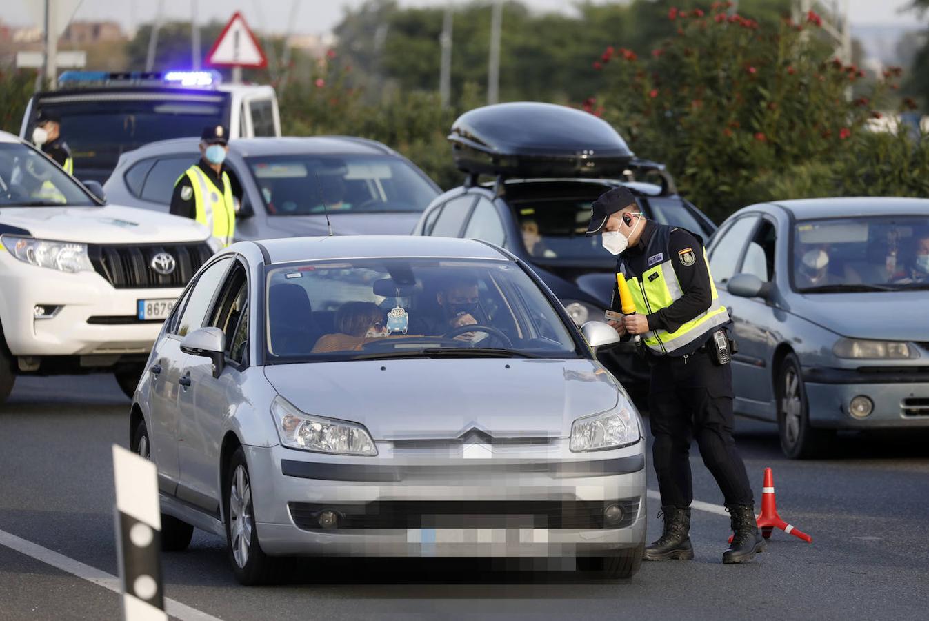 Los controles policiales en Córdoba por el confinamiento, en imágenes