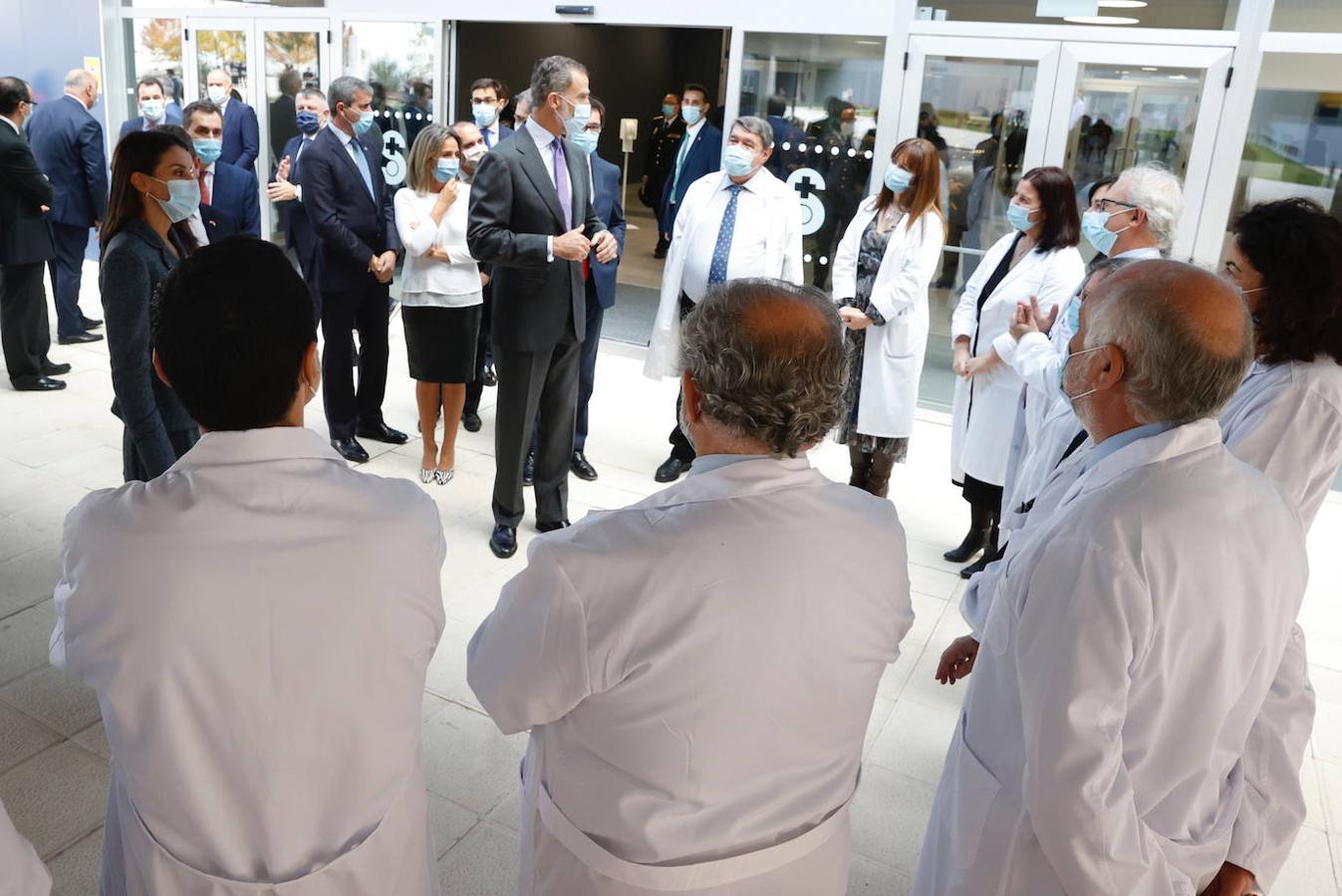 La visita de los Reyes de España al nuevo hospital de Toledo, en imágenes