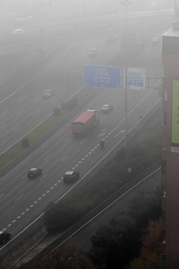 En imágenes, la niebla cubre por completo Sevilla