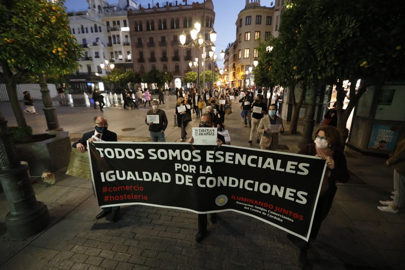 La protesta de los comerciantes del Centro de Córdoba, en imágenes